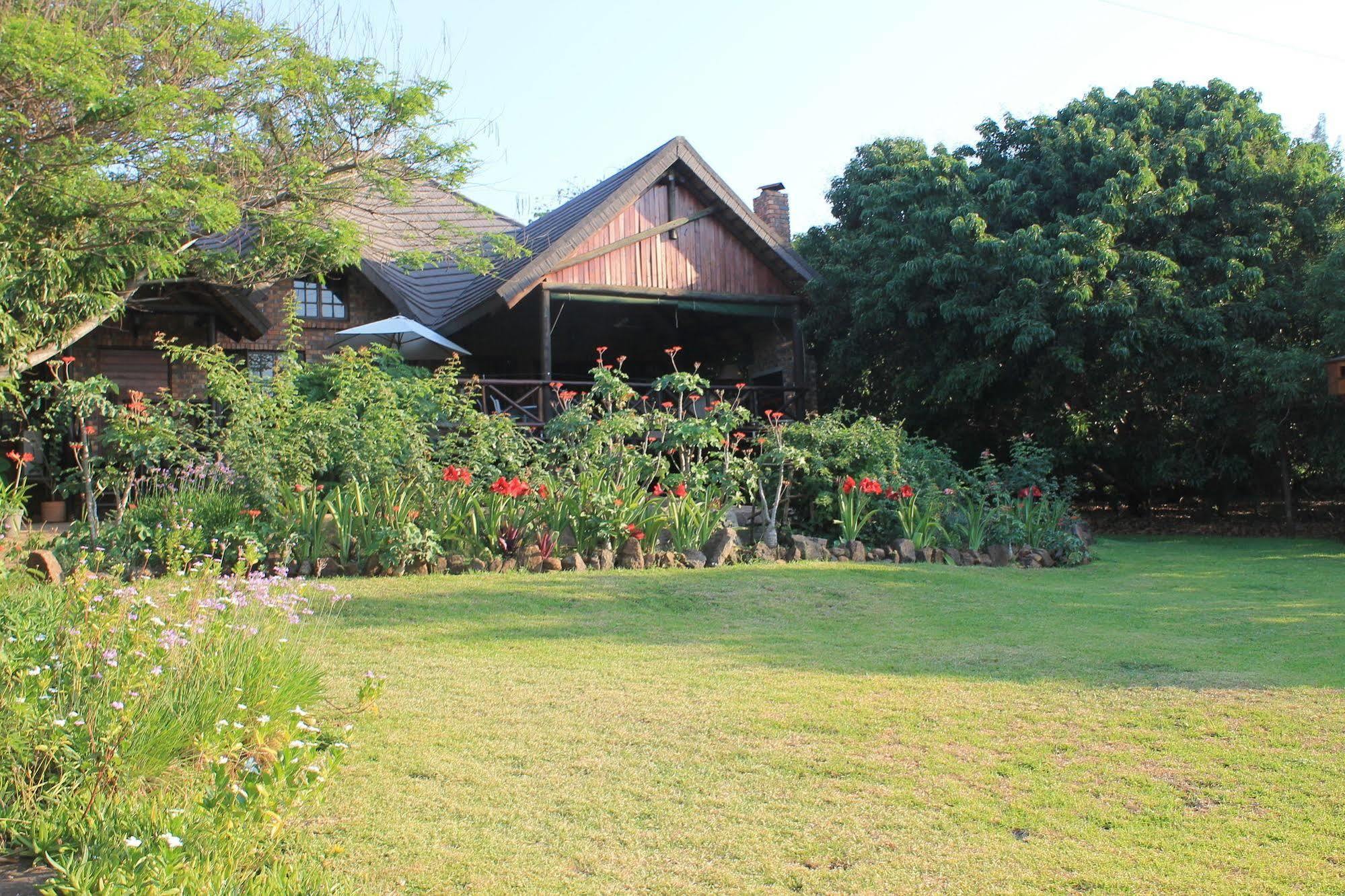 Orchards Farm Cottages Komatipoort Exterior photo